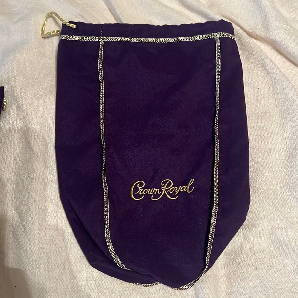 CROWN ROYAL BAG PURPLE 1.75L